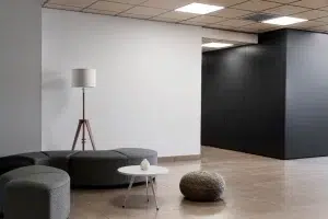 déco murale, habiller mur de bureau en Afrique : Cameroun, Sénégal, cote d'ivoire.