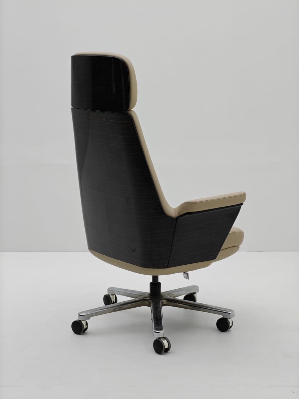 df0e92f5-c338-4279-ae49-ff978b03b68e